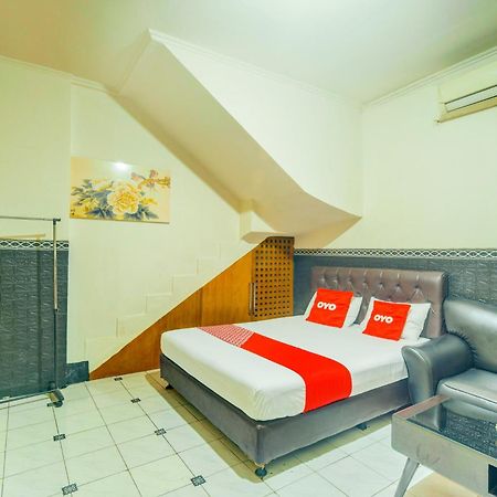 Oyo 93132 Modom Homestay Near Rs Islam Jakarta Pondok Kopi 外观 照片