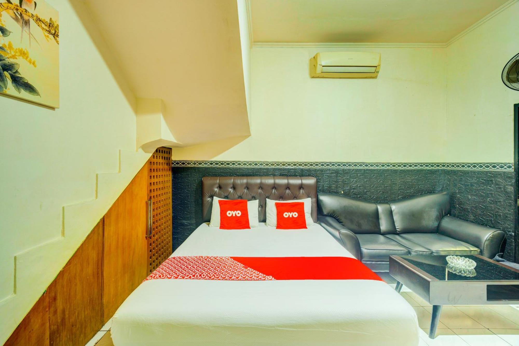 Oyo 93132 Modom Homestay Near Rs Islam Jakarta Pondok Kopi 外观 照片