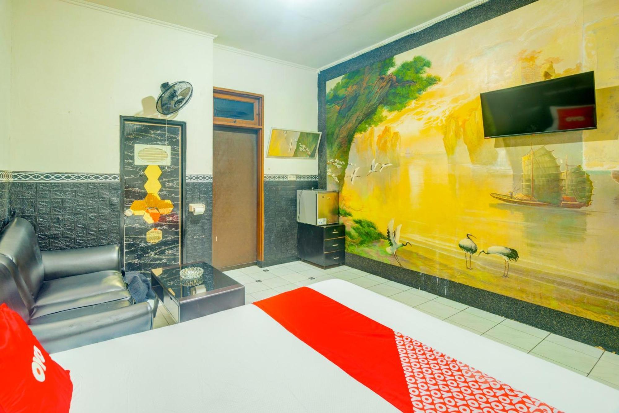 Oyo 93132 Modom Homestay Near Rs Islam Jakarta Pondok Kopi 外观 照片