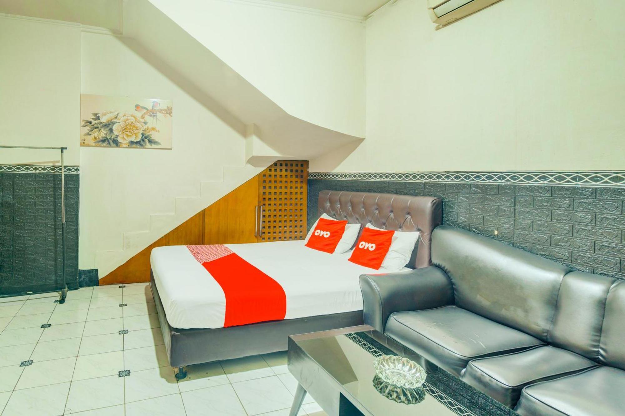 Oyo 93132 Modom Homestay Near Rs Islam Jakarta Pondok Kopi 外观 照片
