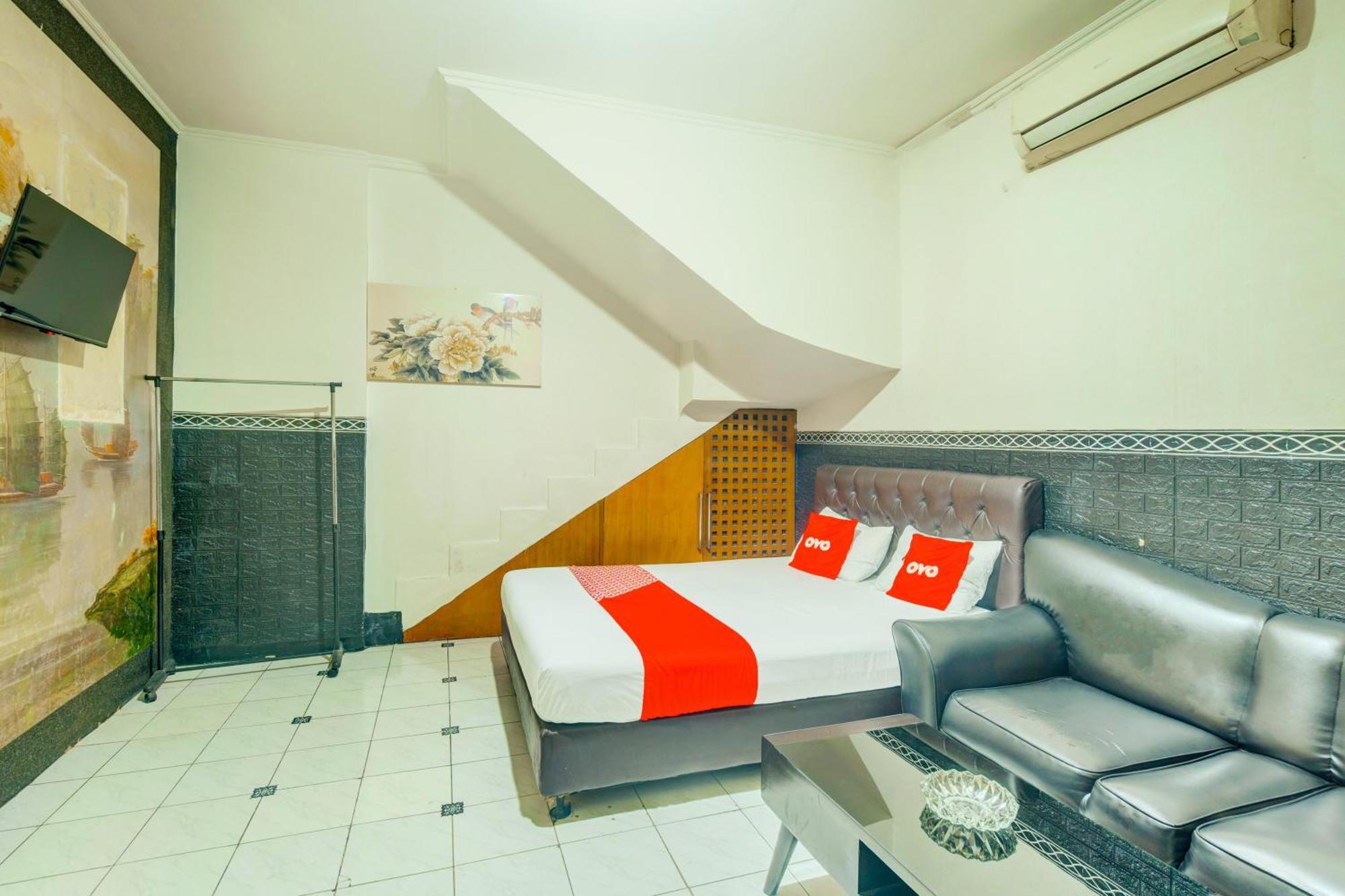 Oyo 93132 Modom Homestay Near Rs Islam Jakarta Pondok Kopi 外观 照片